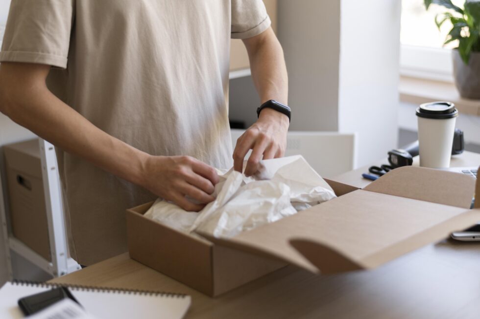 How to Pack Silverware for Moving: Organizing Methods That Prevent Damage