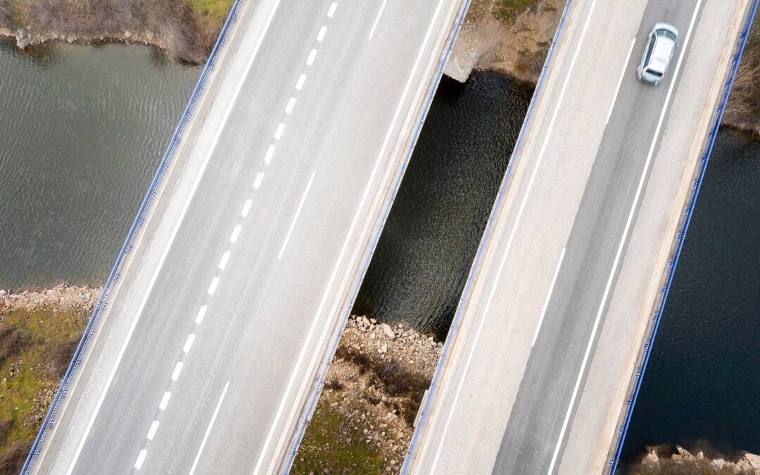 What is the Difference Between Interstate and Intrastate: A Beginner’s Guide