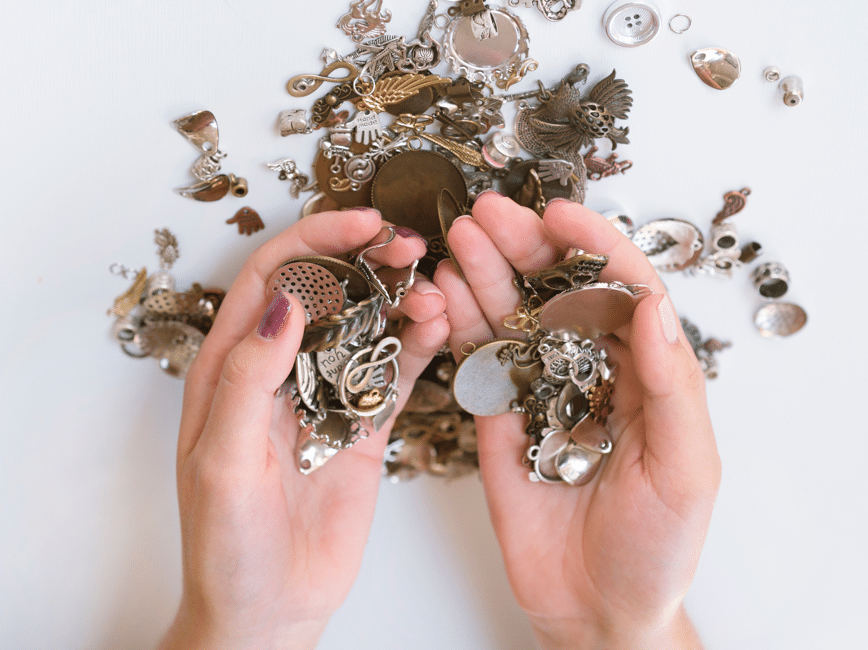 How to Pack Necklaces for Moving